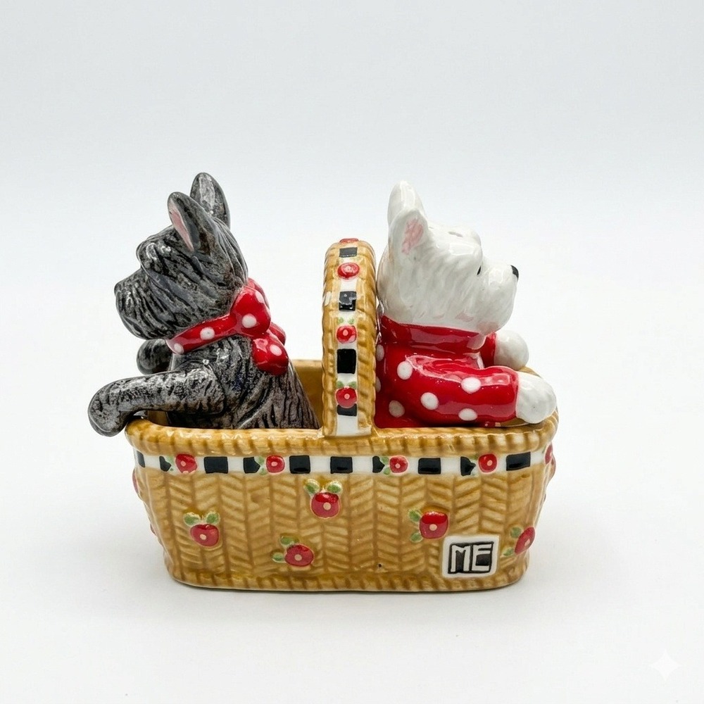 Mary‎ Engelbreit Scottie Westie Dog Salt & Pepper Shakers Basket Set 2002 ME Ink